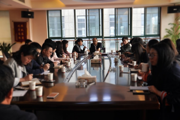 乐动在线官网_乐动（中国）
集团召开2017年度年轻人才培养专题座谈会